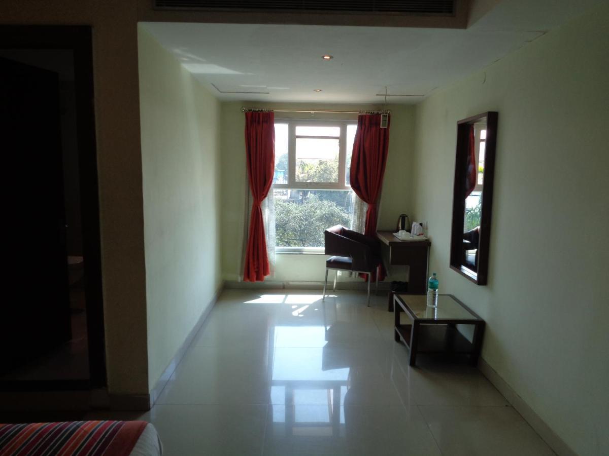 Orbit Hotel - Bagdogra Exteriör bild