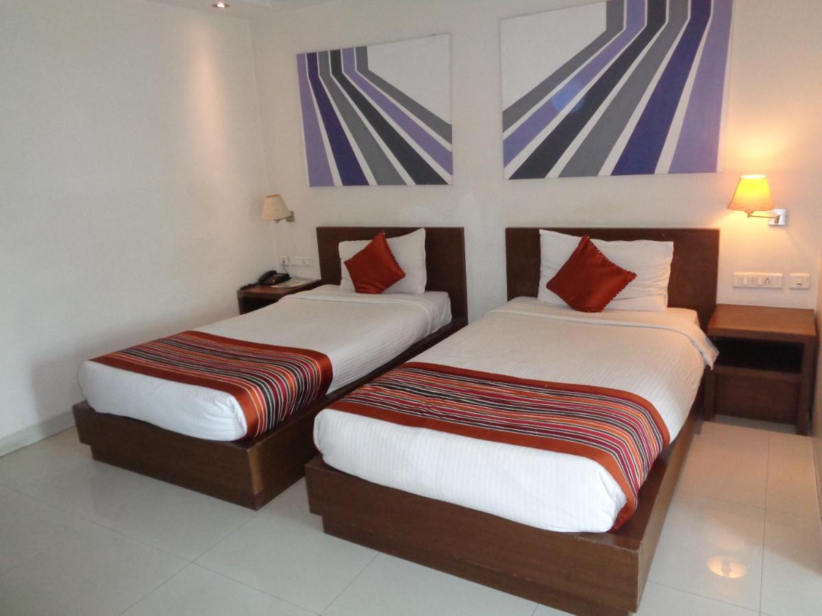 Orbit Hotel - Bagdogra Exteriör bild