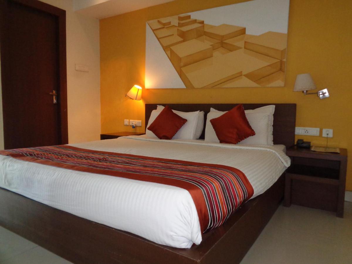 Orbit Hotel - Bagdogra Exteriör bild