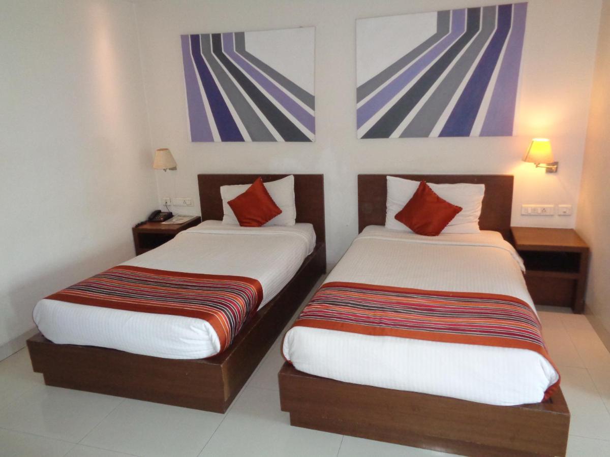 Orbit Hotel - Bagdogra Exteriör bild