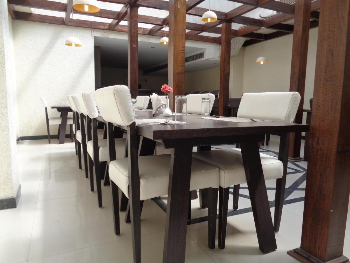 Orbit Hotel - Bagdogra Exteriör bild