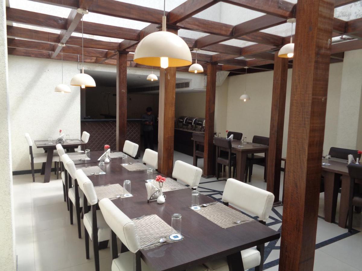 Orbit Hotel - Bagdogra Exteriör bild