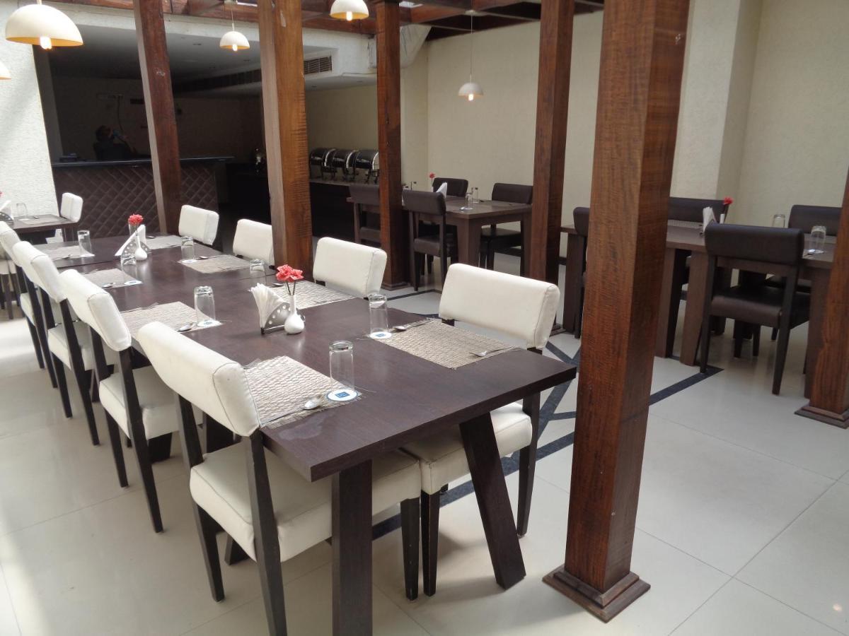 Orbit Hotel - Bagdogra Exteriör bild