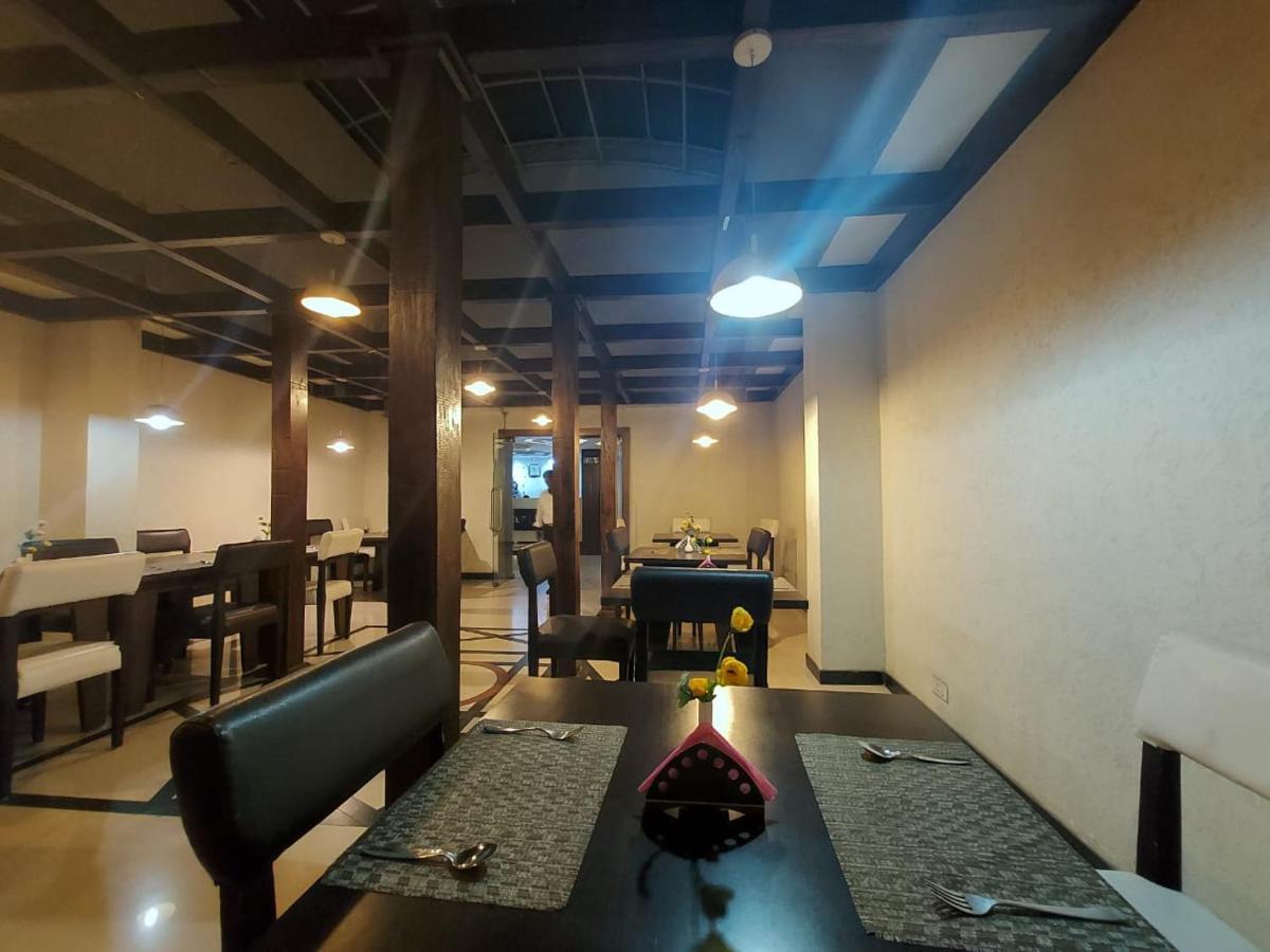 Orbit Hotel - Bagdogra Exteriör bild