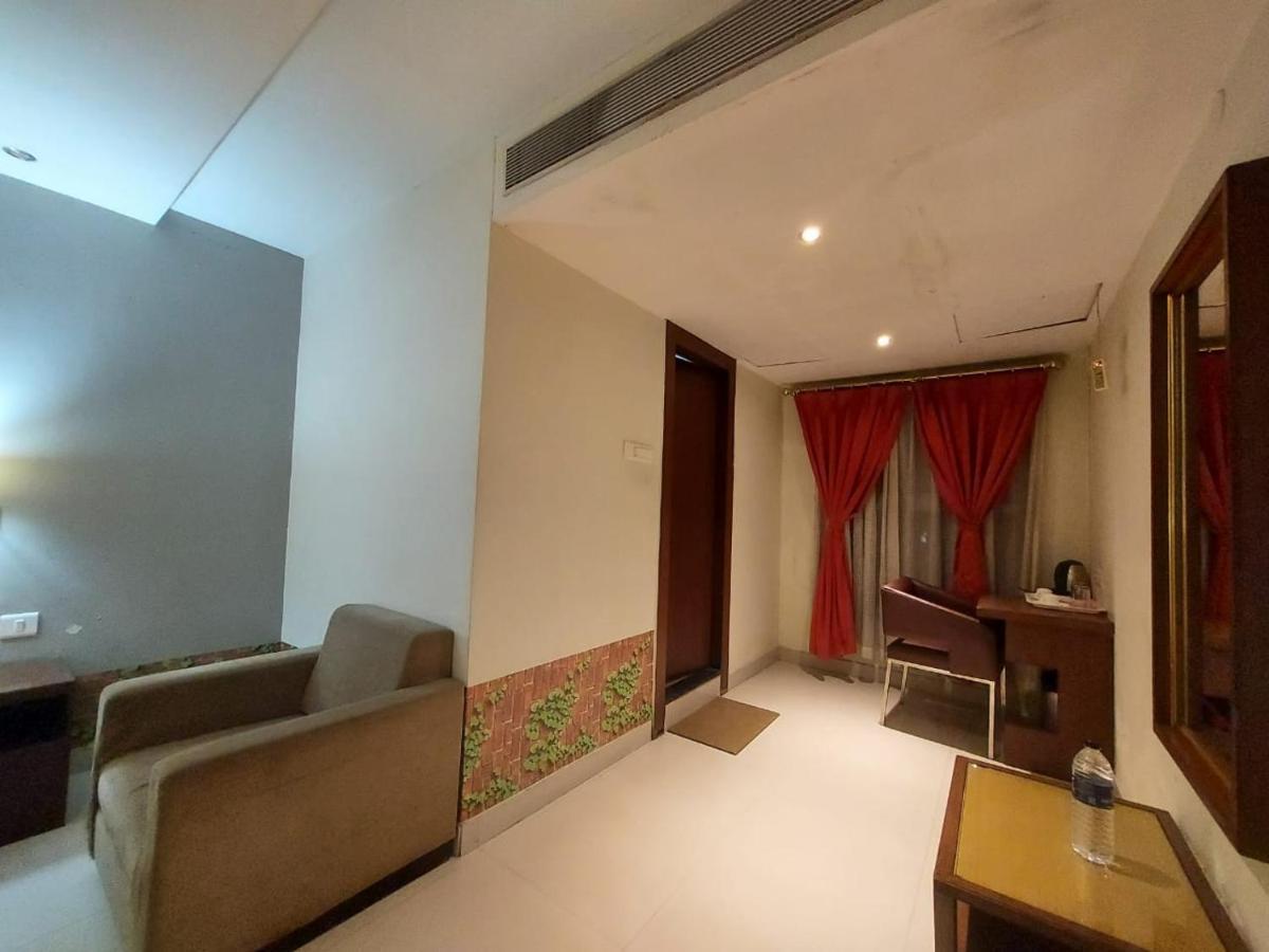 Orbit Hotel - Bagdogra Exteriör bild
