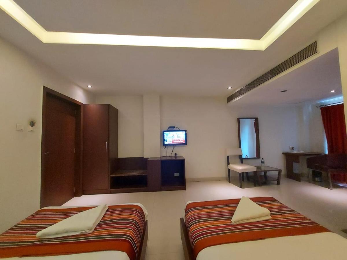 Orbit Hotel - Bagdogra Exteriör bild